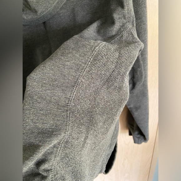 L.L. Bean Vintage Syle Gray Regular Slightly Fitted Hoodie Medium - Picture 7 of 9